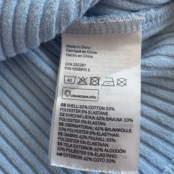 H&M Light Blue Ribbed Cropped Top | Size XL - Picture 6 of 6
